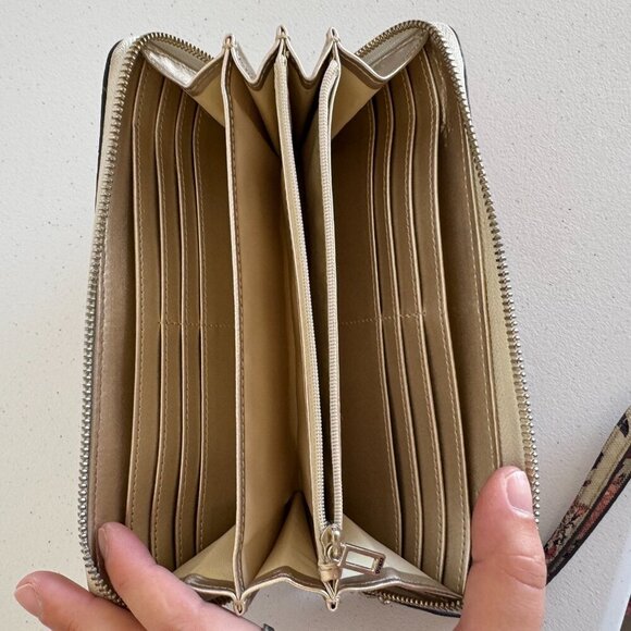 GUESS Floral Wristlet Wallet – Zip-Around Pink & Burgundy Flowers - Picture 4 of 4